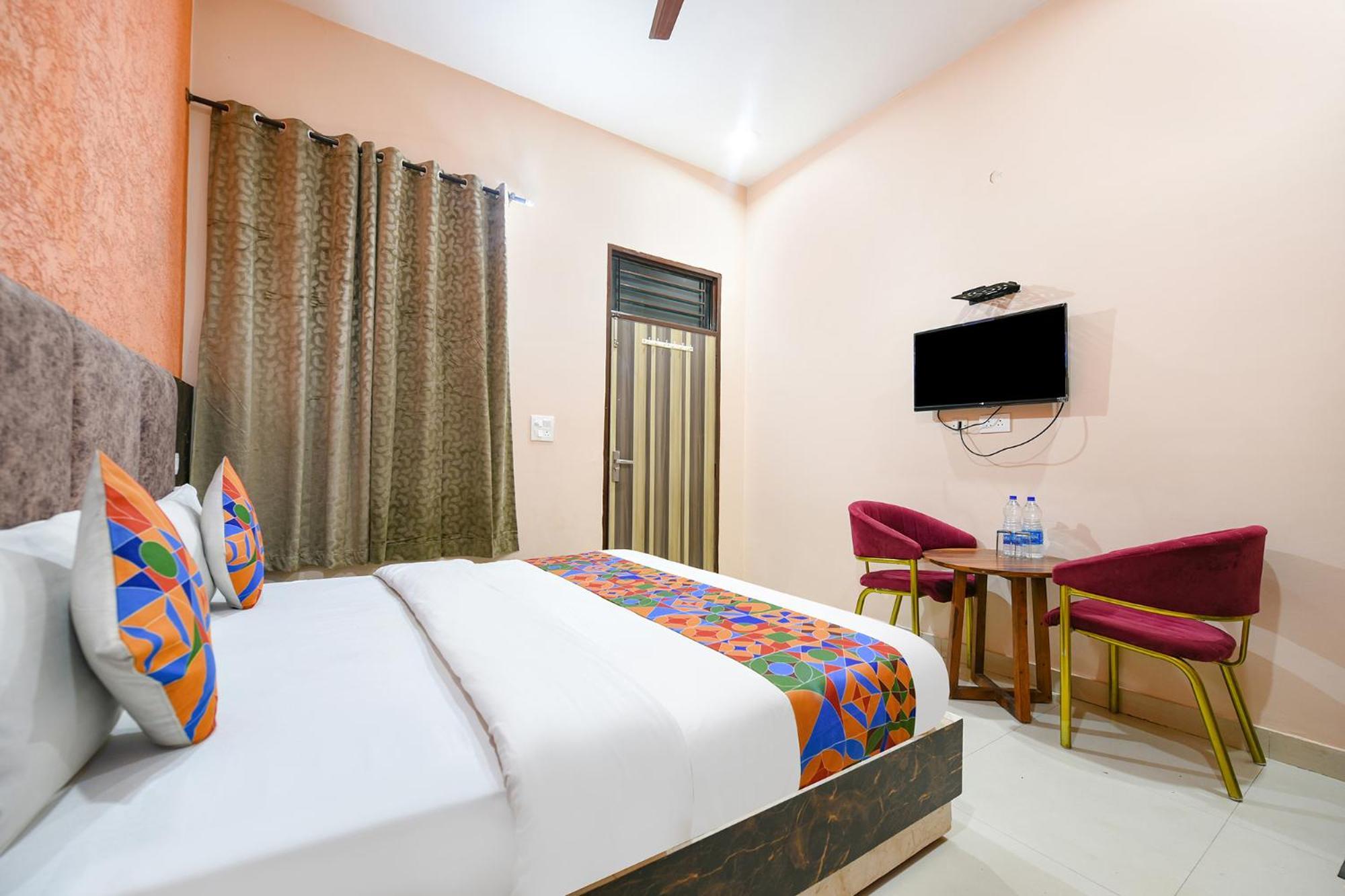 Fabexpress Galaxy Hotel Nayagaon Exterior photo