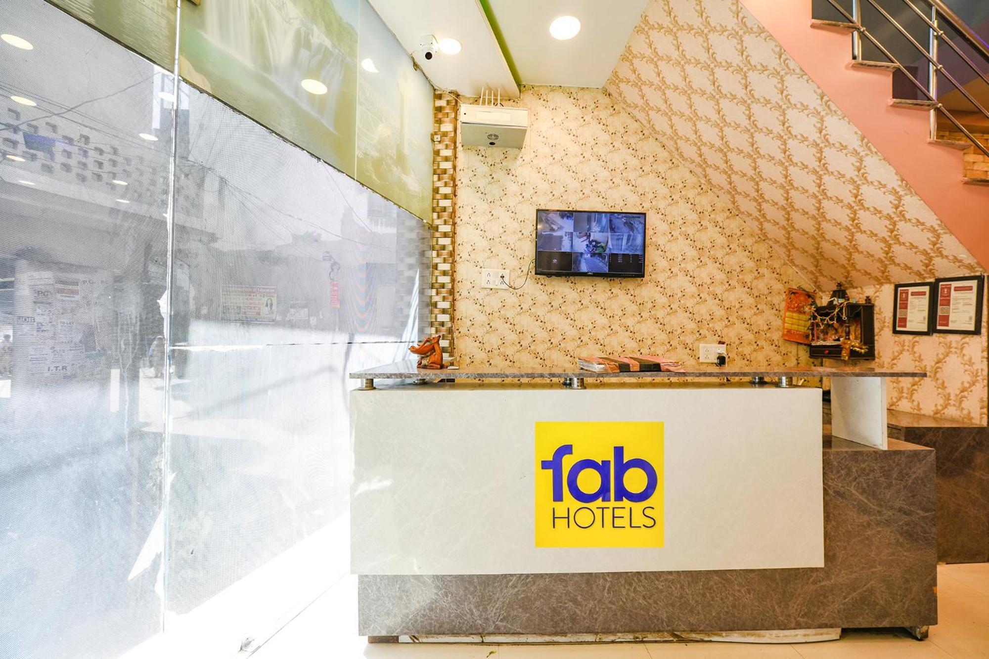 Fabexpress Galaxy Hotel Nayagaon Exterior photo