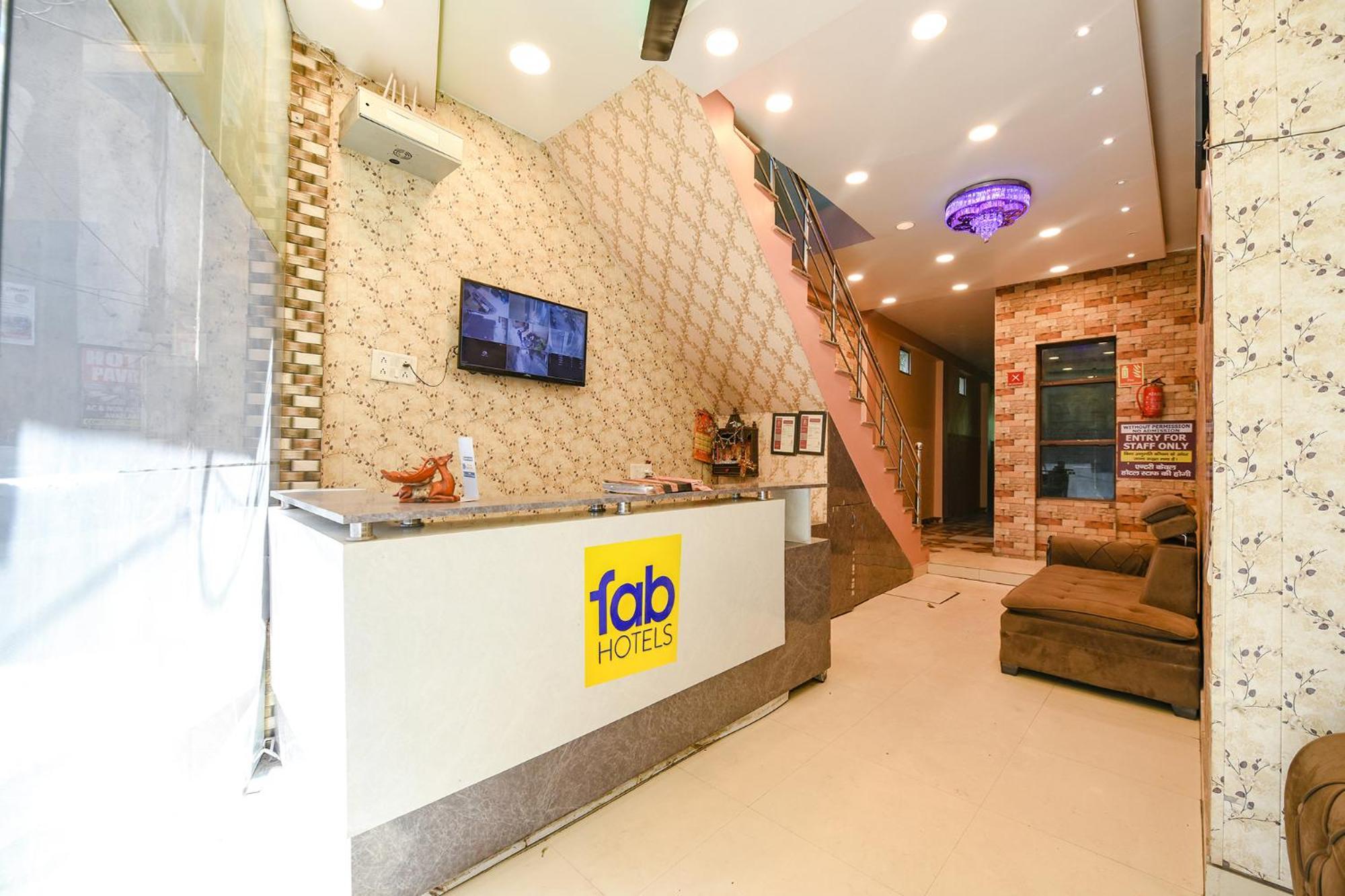 Fabexpress Galaxy Hotel Nayagaon Exterior photo