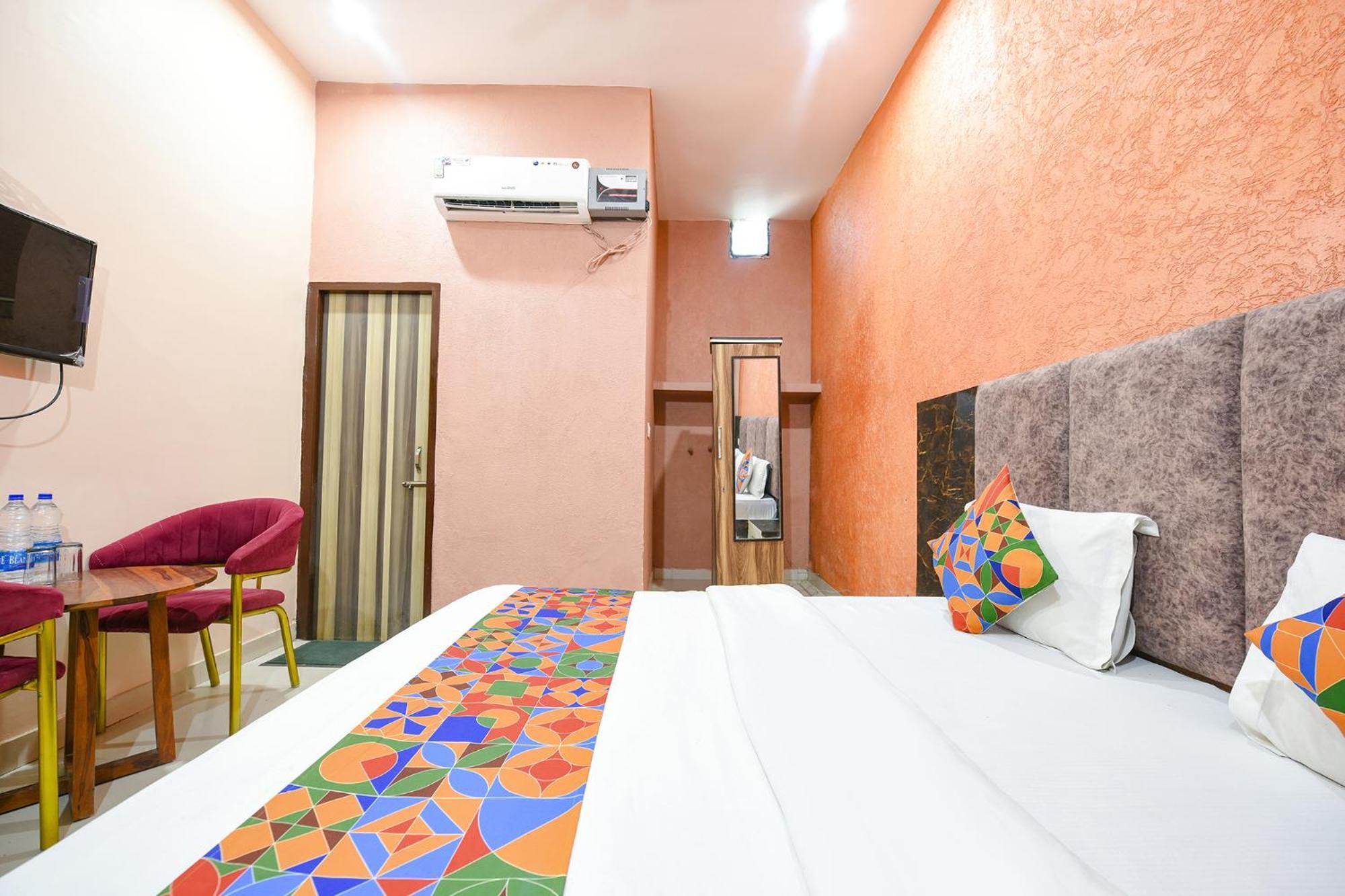 Fabexpress Galaxy Hotel Nayagaon Exterior photo